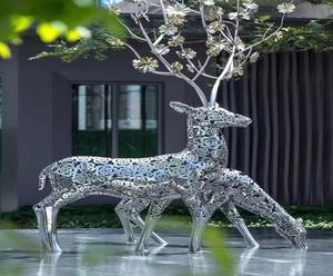 Customized metal animal sculptures for the garden decoration 